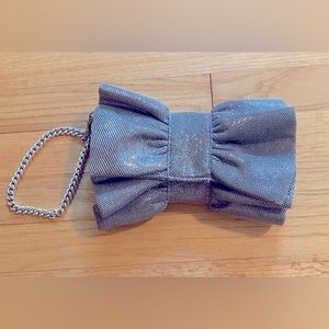Silver Sparkly Mesh Bow Silver Chain Wrist Clutch